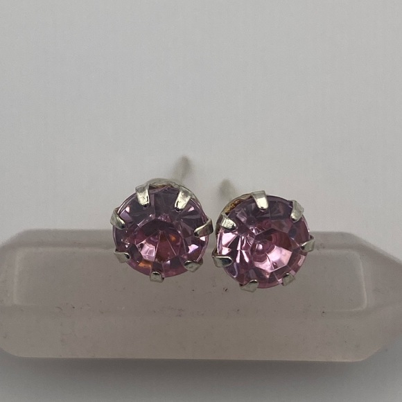 🎈Sale 🎈2 for $10 never worn pink modern birthstone for October post earrings - Picture 2 of 4